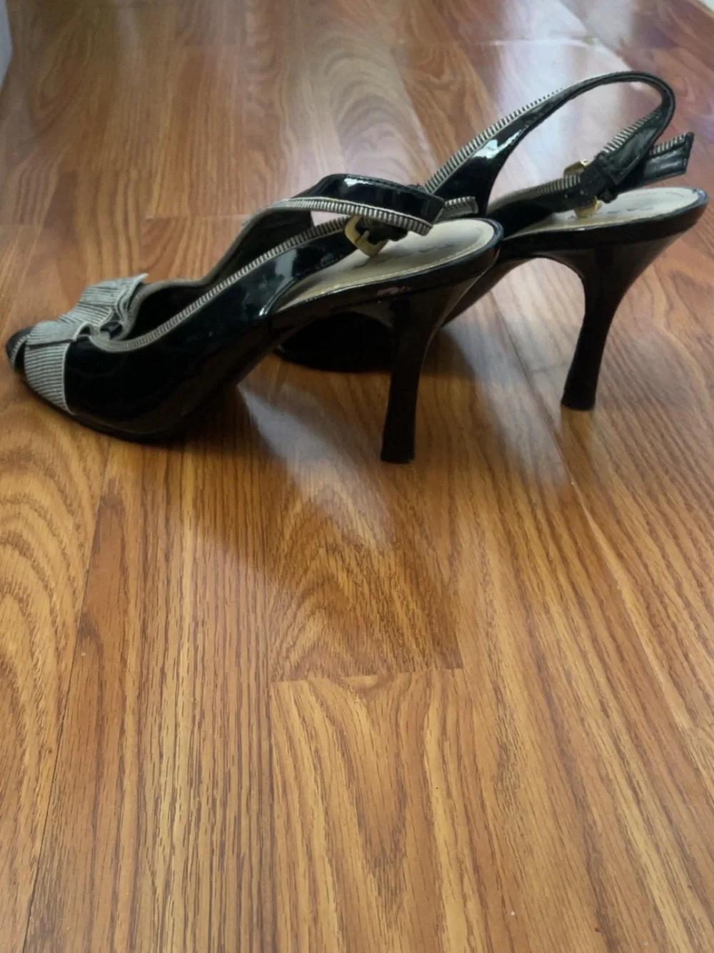 Tahari Slingback patent leather heels